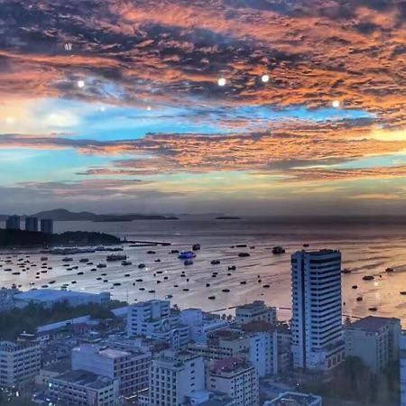 The Base Central Pattaya Exteriér fotografie