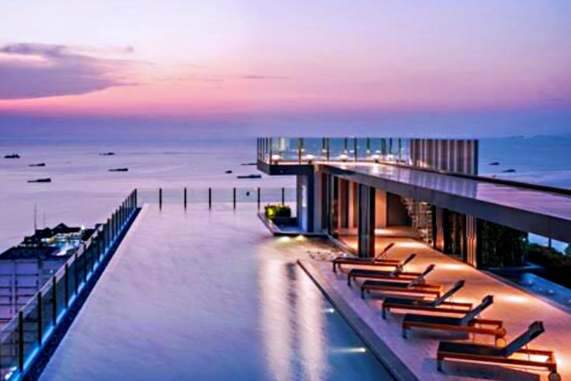 The Base Central Pattaya Exteriér fotografie