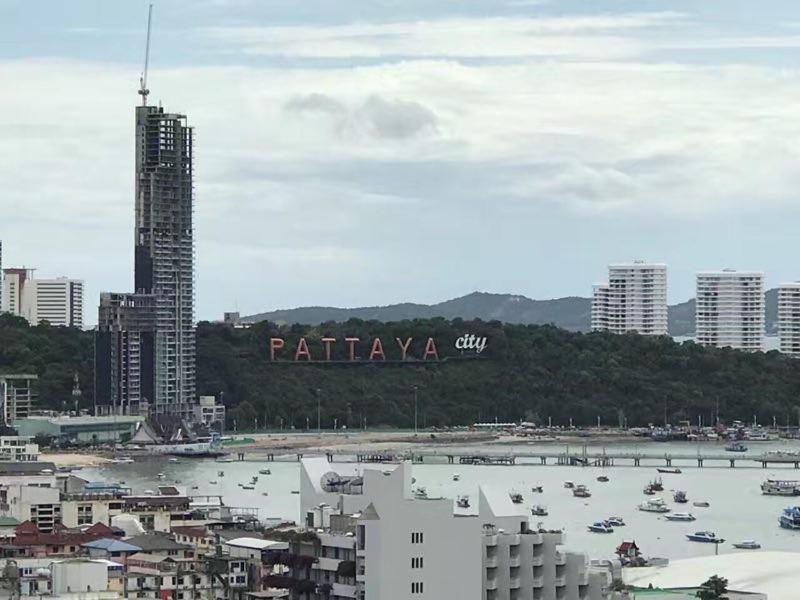 The Base Central Pattaya Exteriér fotografie
