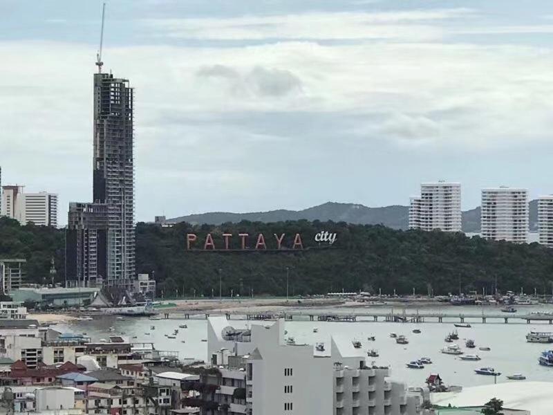 The Base Central Pattaya Exteriér fotografie